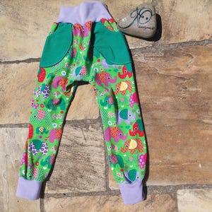 Green and colorful bloomers / comfortable pull-on pants with elephants in size 110