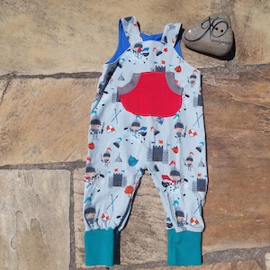 Grey romper / dungarees for babies with knights size 56