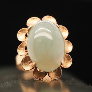 Vintage 14k Yellow Gold Cabochon Jade Cocktail Ring