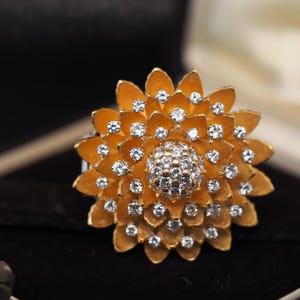 Vintage French 18k Yellow Gold and Diamond Flower Brooch VHK#891a