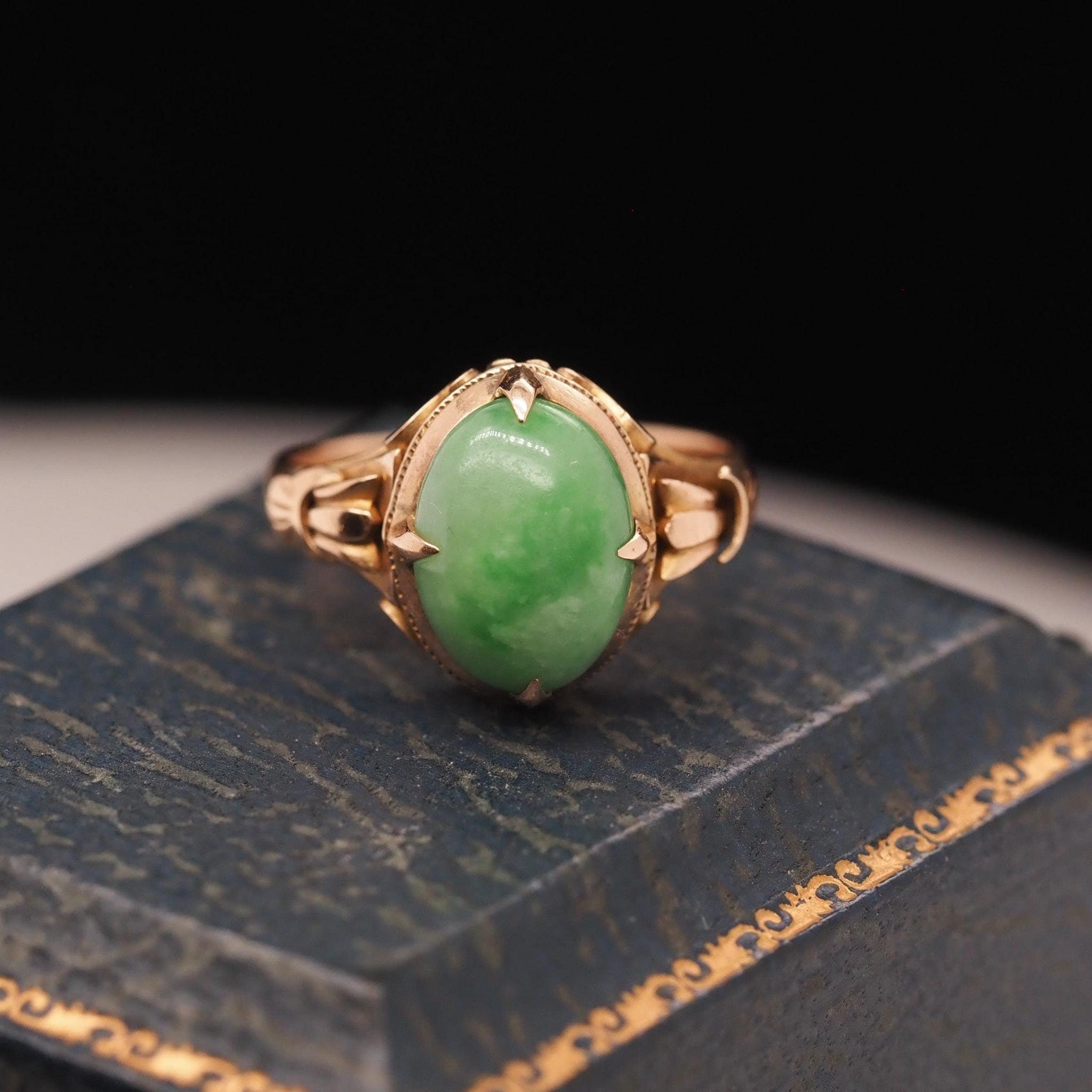Vintage 18k Yellow Gold Hand Carved Jade Ring - VHK#595A