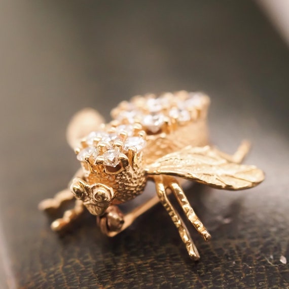 14k Yellow Gold and Diamond Fly Brooch Pin - image 3