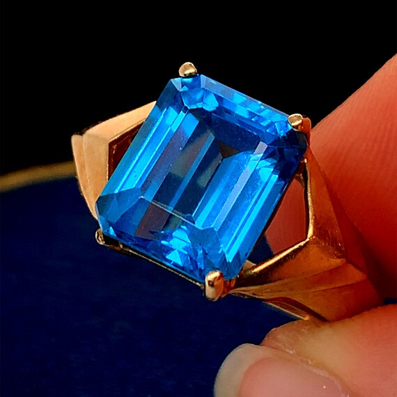 10K Yellow Gold Blue Emerald Cut Cubic Zirconia R… - image 5