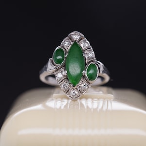 1940s Platinum Art Deco Jade and Diamond Ring- VHK#208