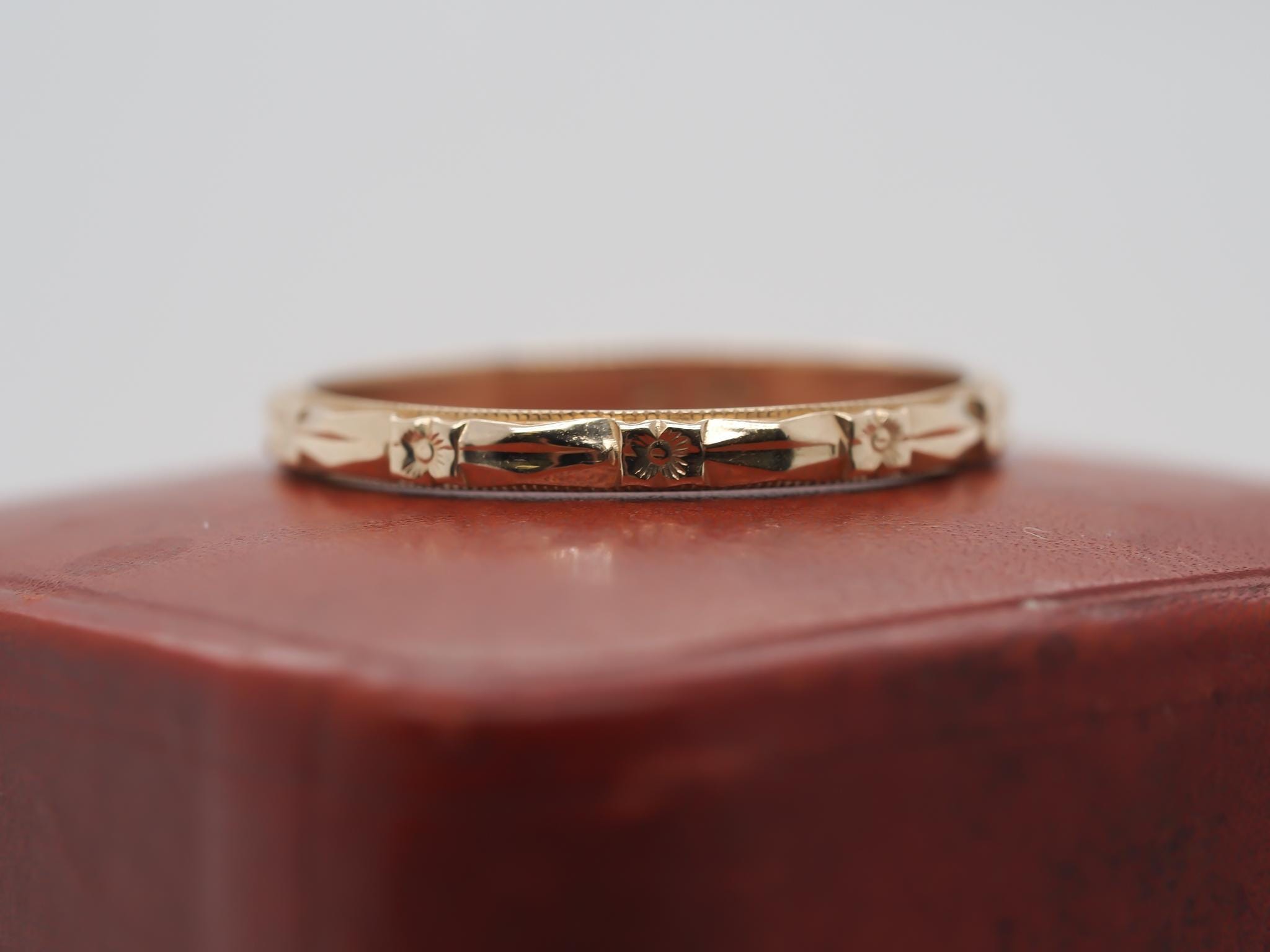 Circa 1920s 14k Yellow Gold Engraved Wedding Band - VHK#120b