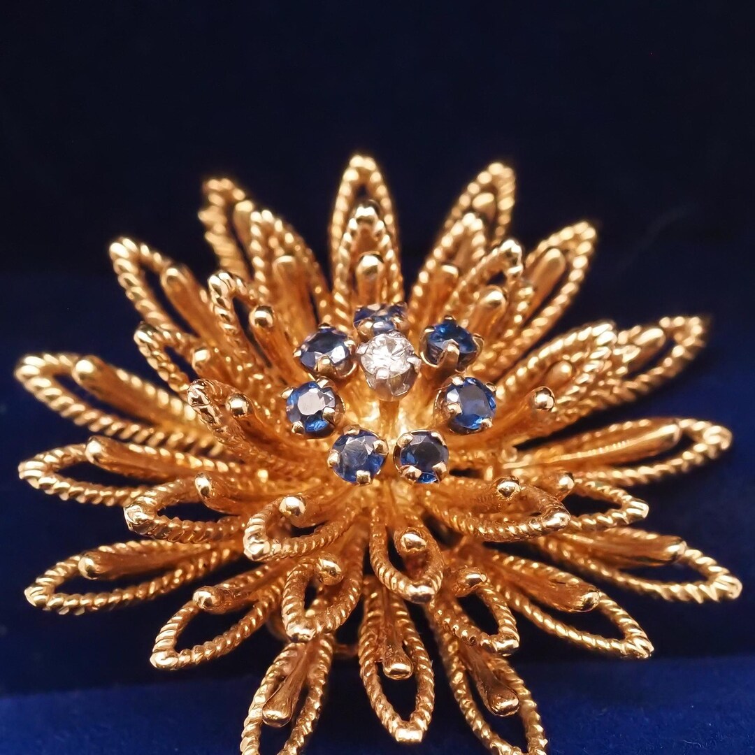 18k Yellow Gold Flower Brooch With Sapphires and Diamond