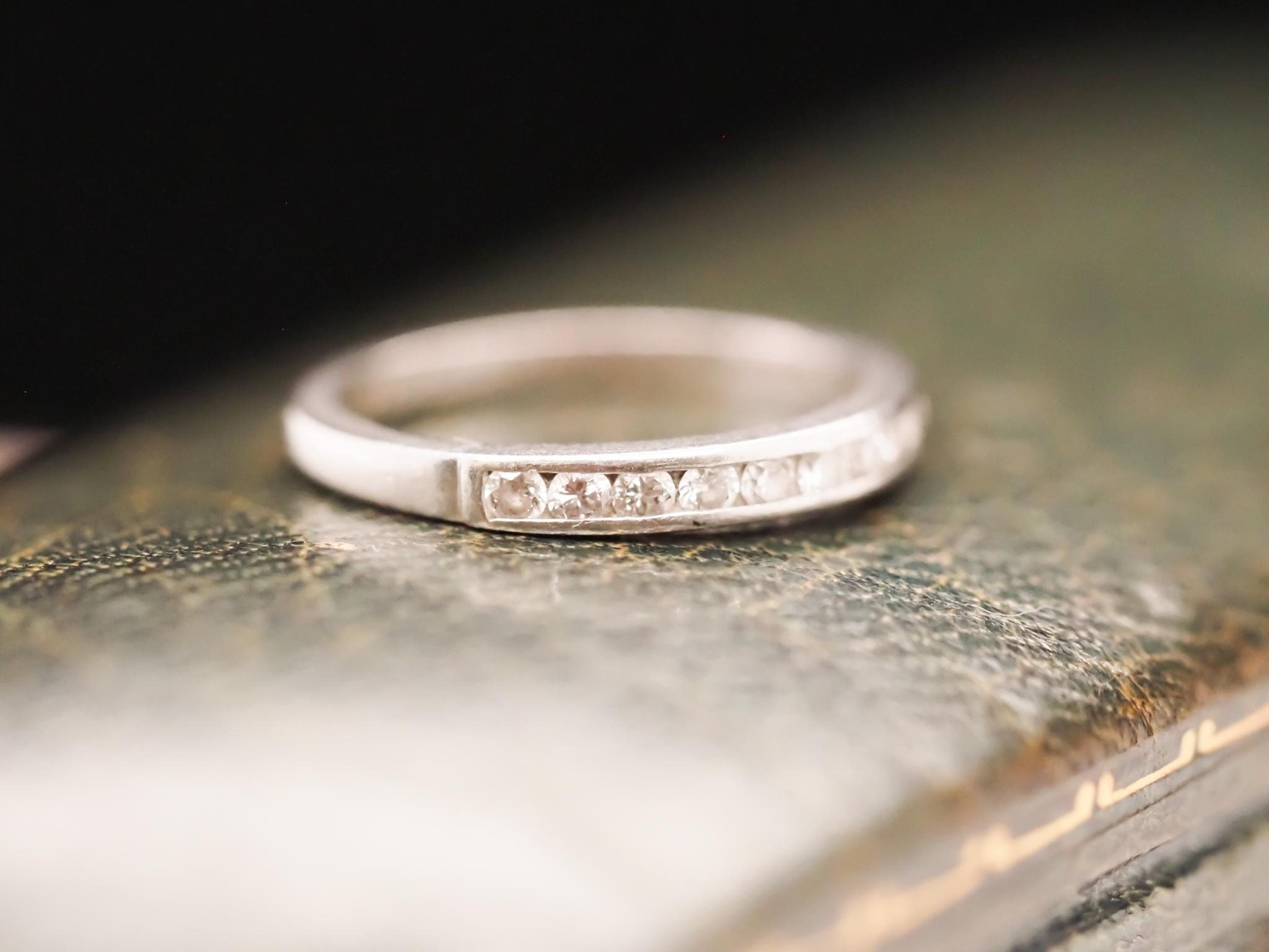 Tiffany & Co. antique ring 1894 17号 Circa 1943 Engraved Tiffany & Co Diamond Wedding Band - VHK