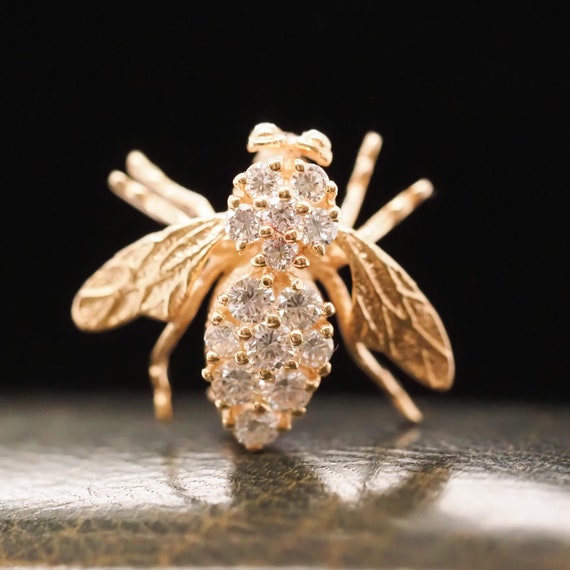 14k Yellow Gold and Diamond Fly Brooch Pin - image 10