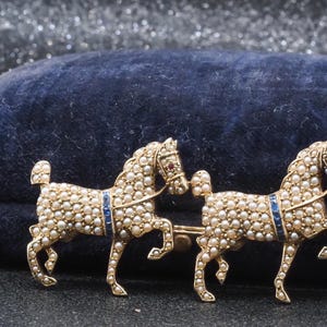 Estate 1900s 14k Yellow Gold Horse Brooch With Sapphire and Pearls - VHK#653a