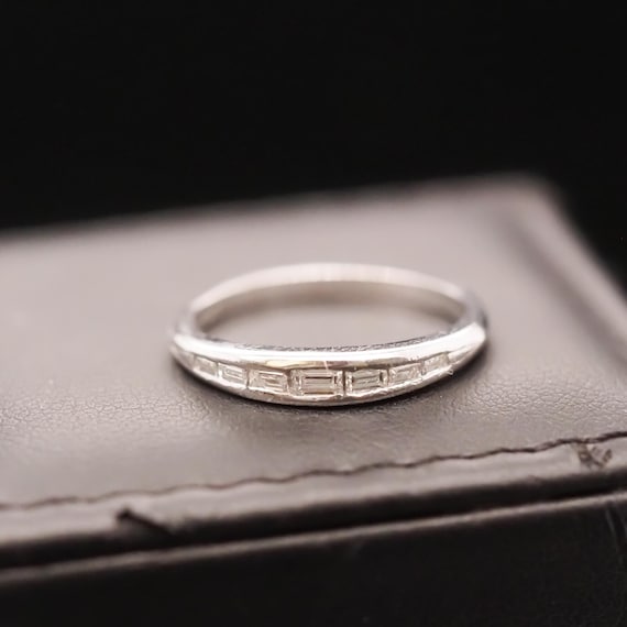 Circa 1920s Art Deco Platinum Baguette Diamond Ban