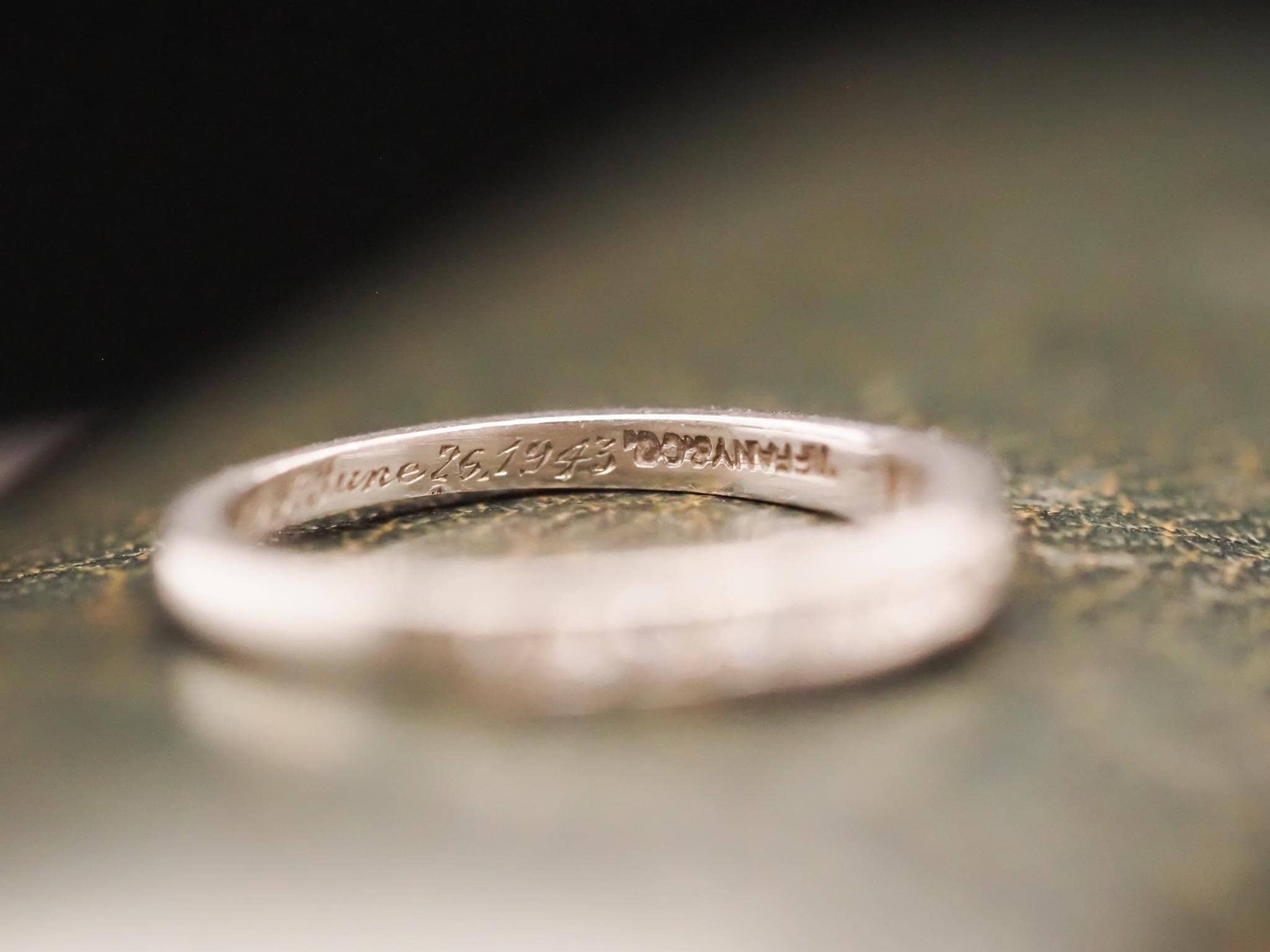 Tiffany & Co. antique ring 1894 17号 Antique Tiffany & Co. Gold Crest Men's Ring