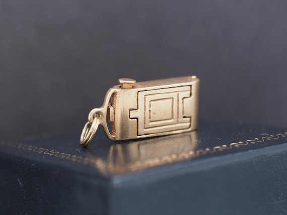 1950s 14K Yellow Gold Mechanical Camera Pendant a… - image 5