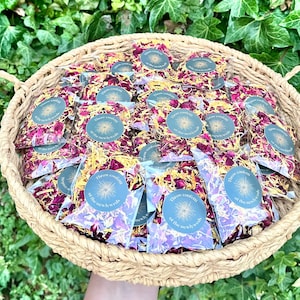 50 Dark Green + Gold Wedding Confetti Throws • Dried Red Rose & Marigold • DIY KIT, you fill the bags • 100% Biodegradable •  Approx 9x7cm •