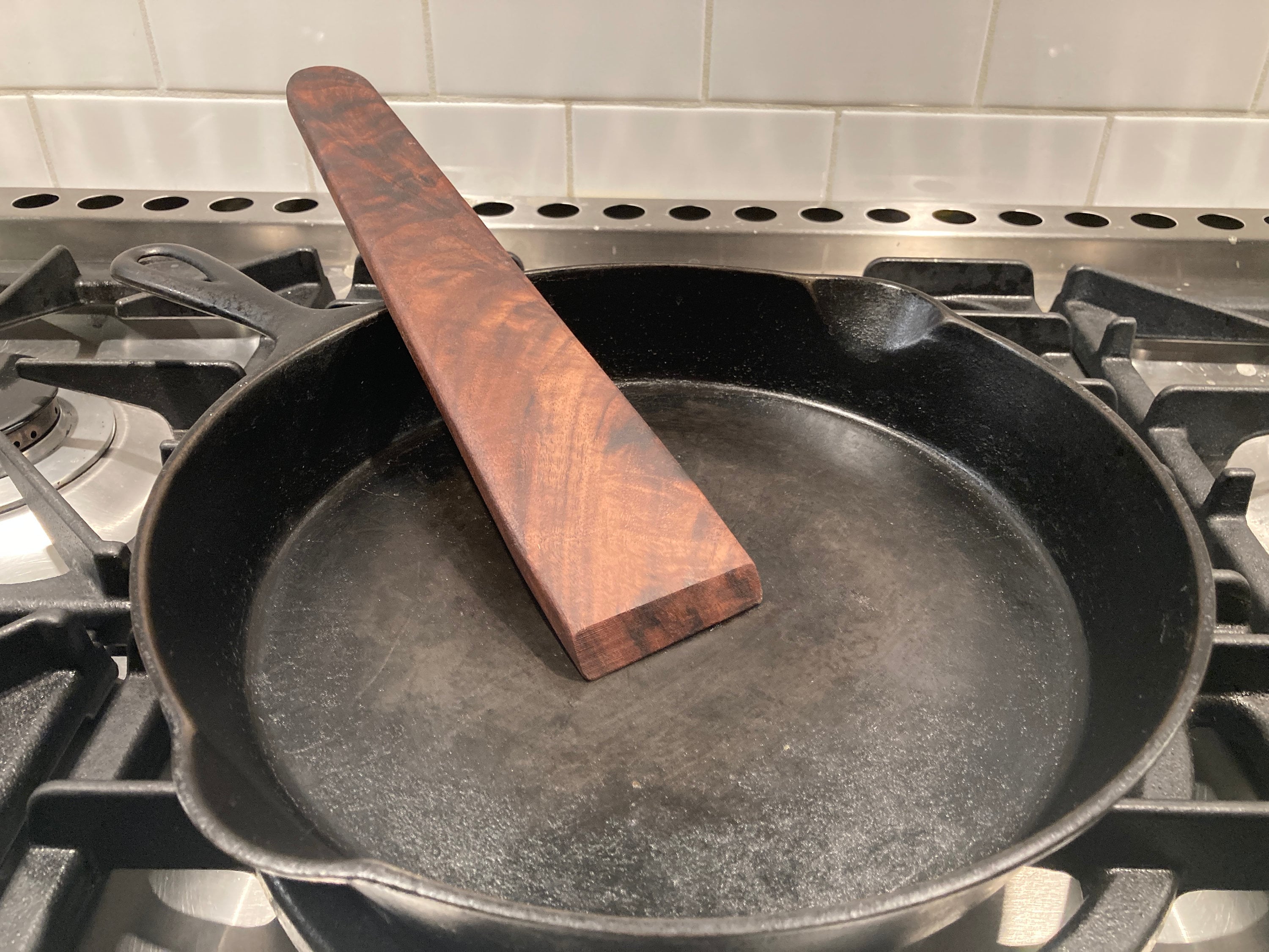 Cast Iron Skillet Scraper Hardwood Spatula Kitchen Utensil Cast