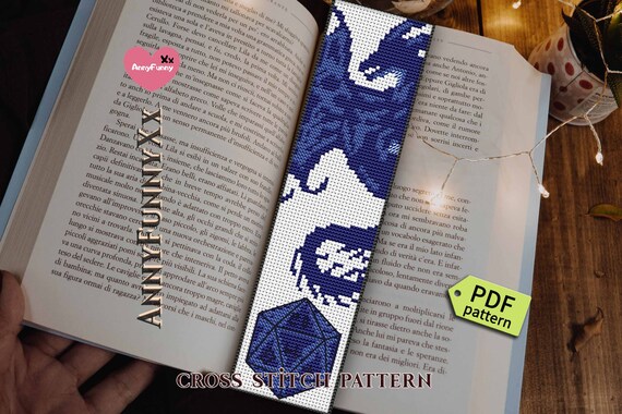 Spielmeister Würfel D20 Drachen Lesezeichen Kreuzstichvorlage PDF.