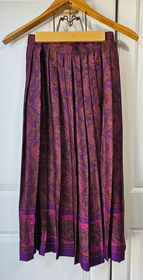 Gorgeous 1980s Evan-Picone Purple Paisley Pleated 