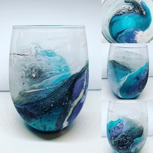 Set of 2 Hydrodipped Wine Glasses
