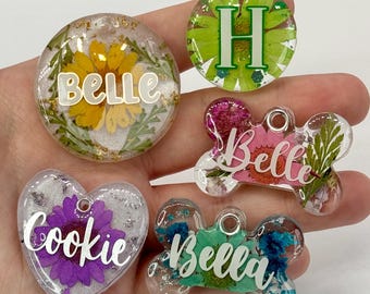 Etiqueta para perro con flores prensadas y resina, colgante para collar de identificación hecho a mano, nombre personalizado para mascota, accesorios para cachorros, regalo para nuevo dueño, floral, real