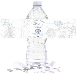 Etiquetas de botellas de agua imprimibles Tema de viaje Baby Shower Aventura Espera botella personalizada Globo aerostático Tema baby shower Editable 0017