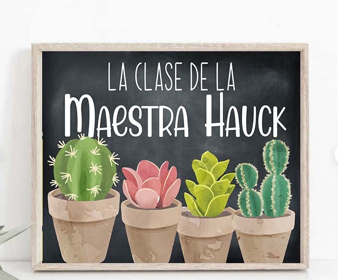 Cute Spanish Teacher Classroom Door Sign, Classroom Decor Custom Teacher Sign, Back to School Door Sign, Teacher Door Hanger, TEA01