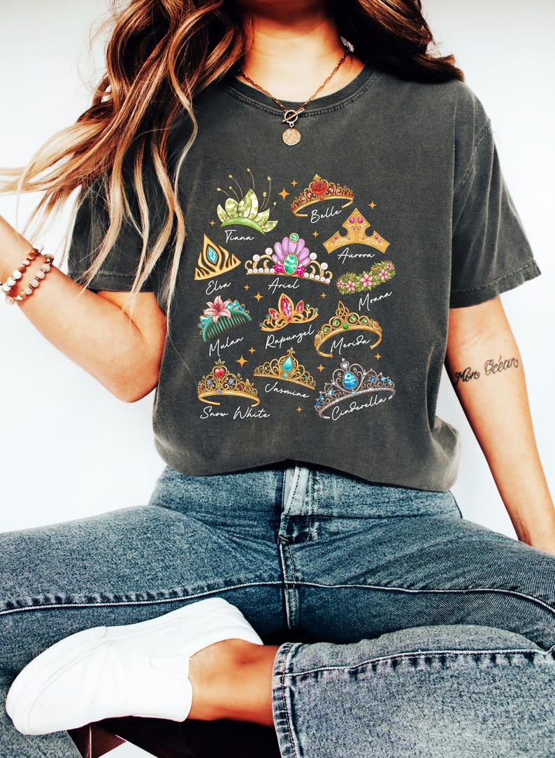 Princess Crowns T-Shirt, Disney Princess Sweatshirt, Cinderella Elsa Ariel Belle Sweatshirt, Disney Girls Trip, Disney Matching T-Shirt bild 3