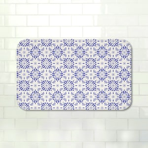 Elegant Blue Floral Bath Mat - Stylish Bathroom Decor
