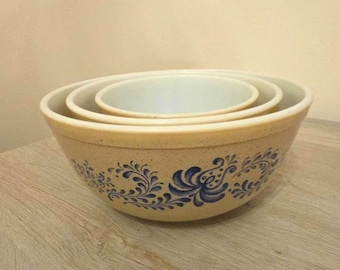 Pyrex Homestead Vintage Nesting Mixing Bowls 3-Piece Set Models 401, 402, 403