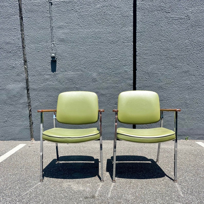 Pair of Chrome and Vinyl Vintage Mid Century Arm Chairs - Etsy