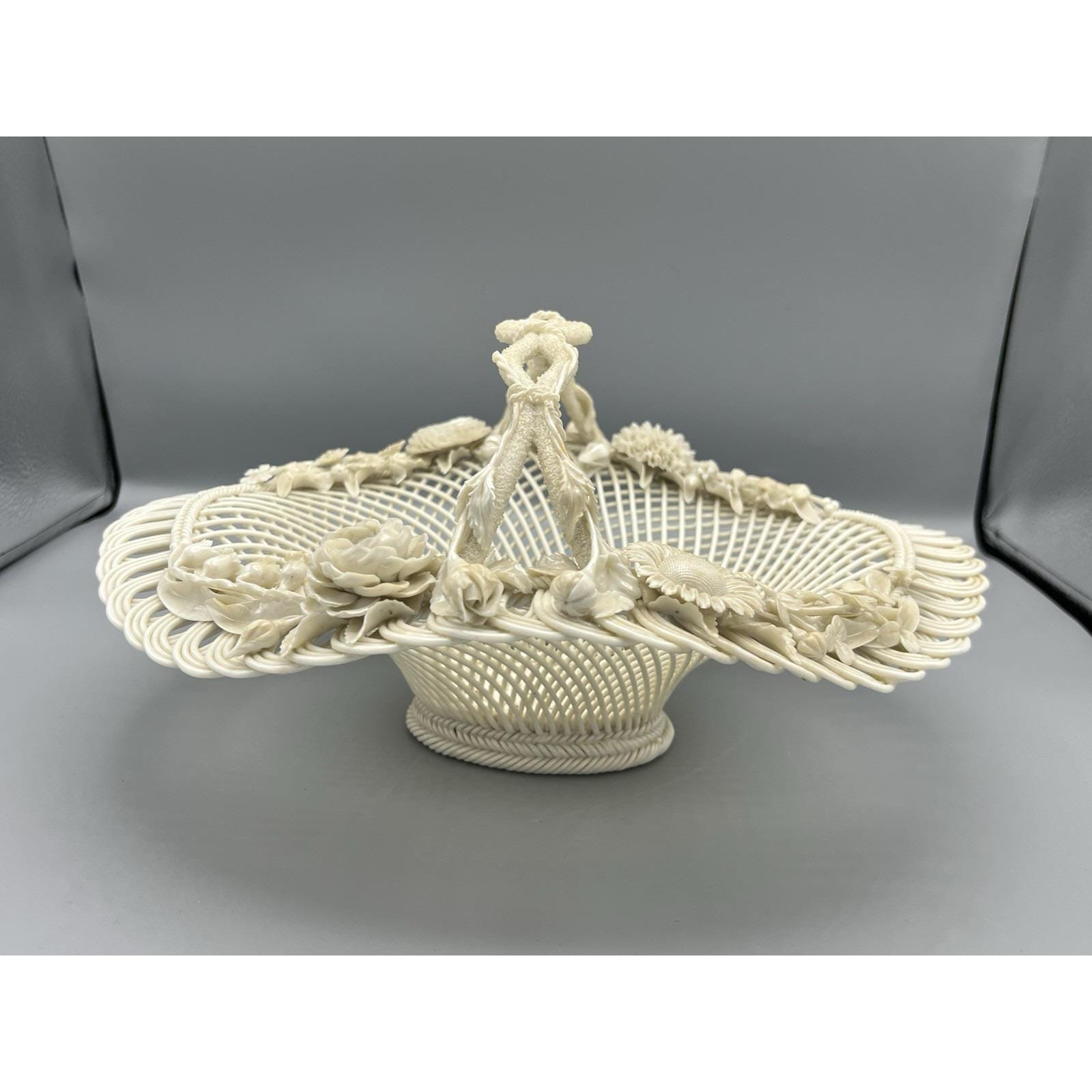 Belleek  ベリーク　一点物バスケット　インチャンテドアイル Belleek ベリーク 横浜本店 | キヤアンティークス