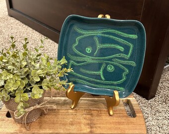 Vintage Glidden Pottery Plate. Glidden Pottery #410 Fish Pottery Plate. Hand Painted. Highly Collectible. 8x7.