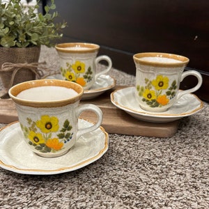 1970s Mikasa &#39;Garden Club Fresh Florals’ Cup and Saucer Set. Set of 3 (THREE) Vintage Mikasa Stoneware Boho Style Cup and Saucer Set.