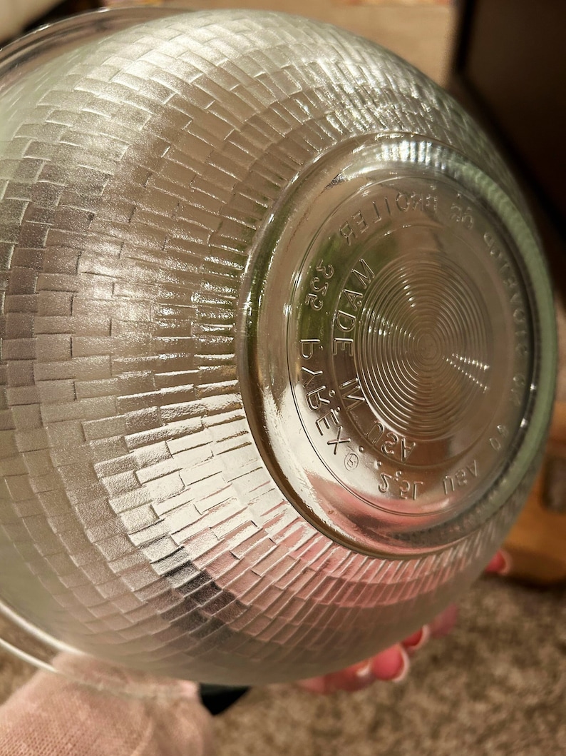 Pyrex Basket Weave Glass Nesting Bowls - Thumbnail 3