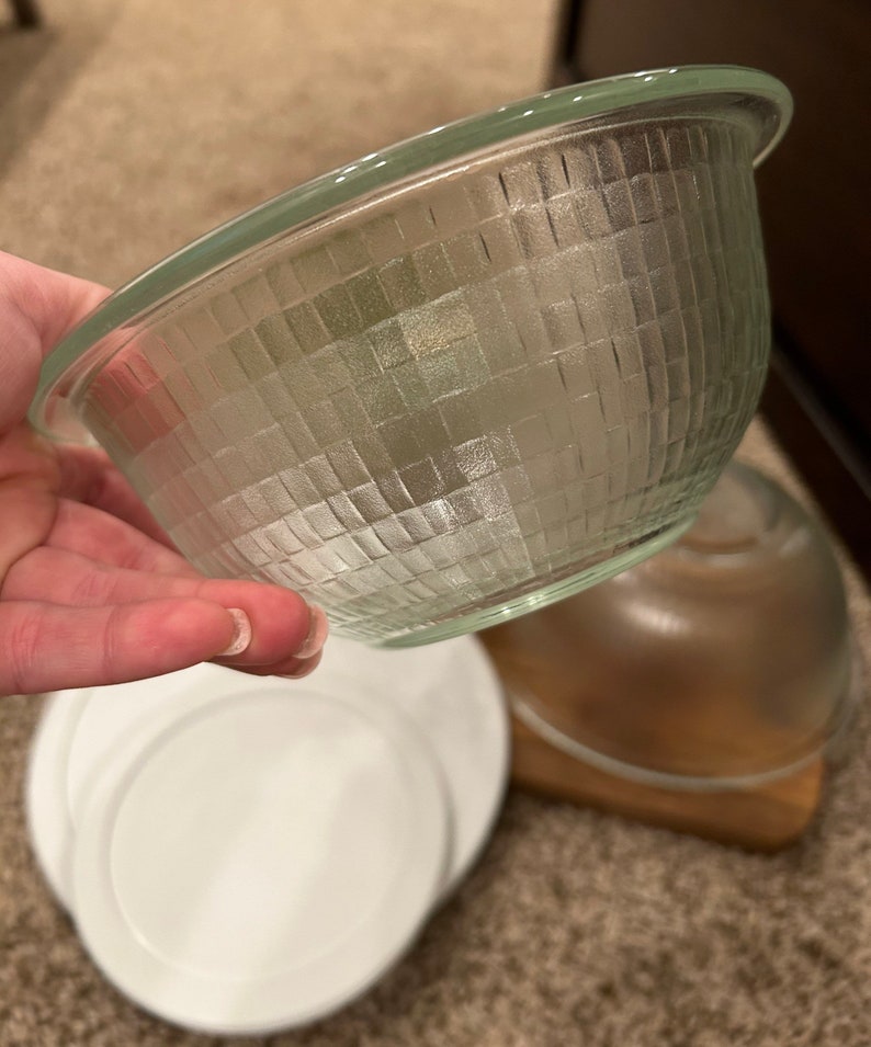 Pyrex Basket Weave Glass Nesting Bowls - Thumbnail 4