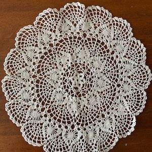 17” White Round Pretty Doily