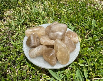 Piedras naturales pulidas de citrino