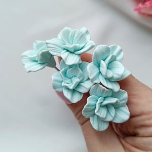 Turquoise flower hair pins,  aqua blue bridal hair pins set . Blue flower wedding hair pins