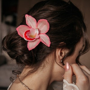 Pink orchid flower hair pin is tropical headpiece. Tiki hair flower for beach wedding. Hawaiian hair accessories. image 1