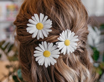 Daisy hair pins, floral hair pins hair accessories for rustic wedding. Summer Wildflower bridal headpiece , hippie hair pins