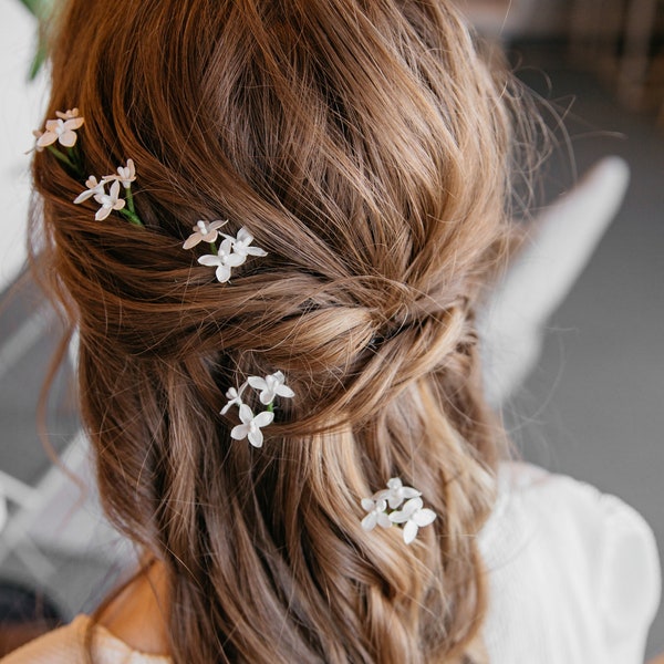 Bridal hair pins tiny flower hair pins, simple wedding hair pins with small white flowers. Rustic wedding hair accessories.