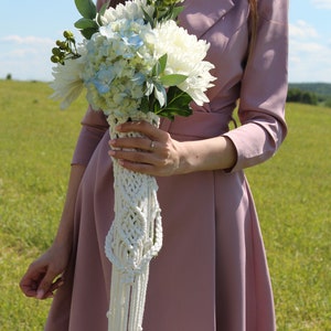 Boho bouquet wrap, bridal bouquet holder . Boho Wedding Decor, boho bridal decor macrame.