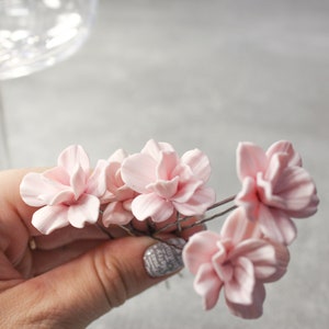 Dusty pink flower hair pins,  wedding hair pins with  small hair flowers for dusty rose wedding.