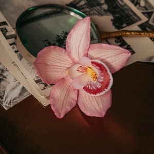 Pink orchid flower hair pin is tropical headpiece. Tiki hair flower for beach wedding. Hawaiian hair accessories. image 3