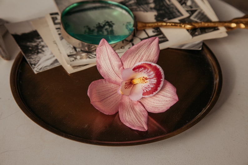 Pink orchid flower hair pin is tropical headpiece. Tiki hair flower for beach wedding. Hawaiian hair accessories. image 5