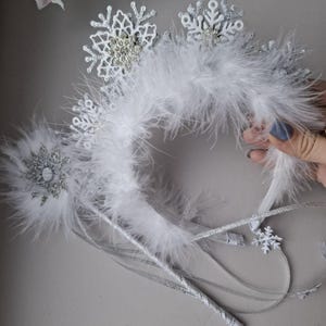 Snowflake headband with wand. Snow queen crown for girl. Winter onederland. Ice princess birthday crown
