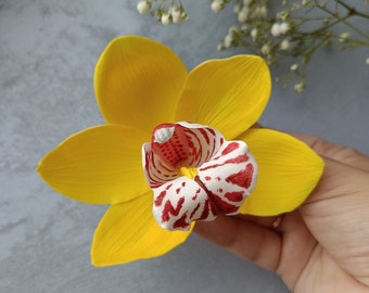 Yellow orchid hair clip. Tiki hair flower for tropical wedding. Yellow flower hair clip, tropical headpiece.