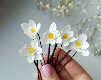 Daffodil flower hair pins. Spring wedding hair pins. Small hair flowers boho hair accessories. Floral hair piece.