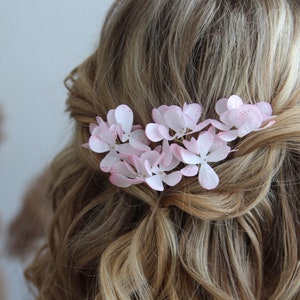 Pink hydrangea wedding hair pins. Small flowers hair flowers Set of 5.  Dusty pink flower hair pins. bridal hair pins. wedding head piece.