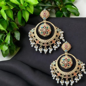 Vergulde zilveren Chandbali-oorbellen: statement sieraden Navratan-parel