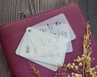 Plantillas de bolsillo / Libreta de plantillas medianas de caligrafía con alfabeto en minúsculas y números / Agenda/Agenda/Bujo ABC 123