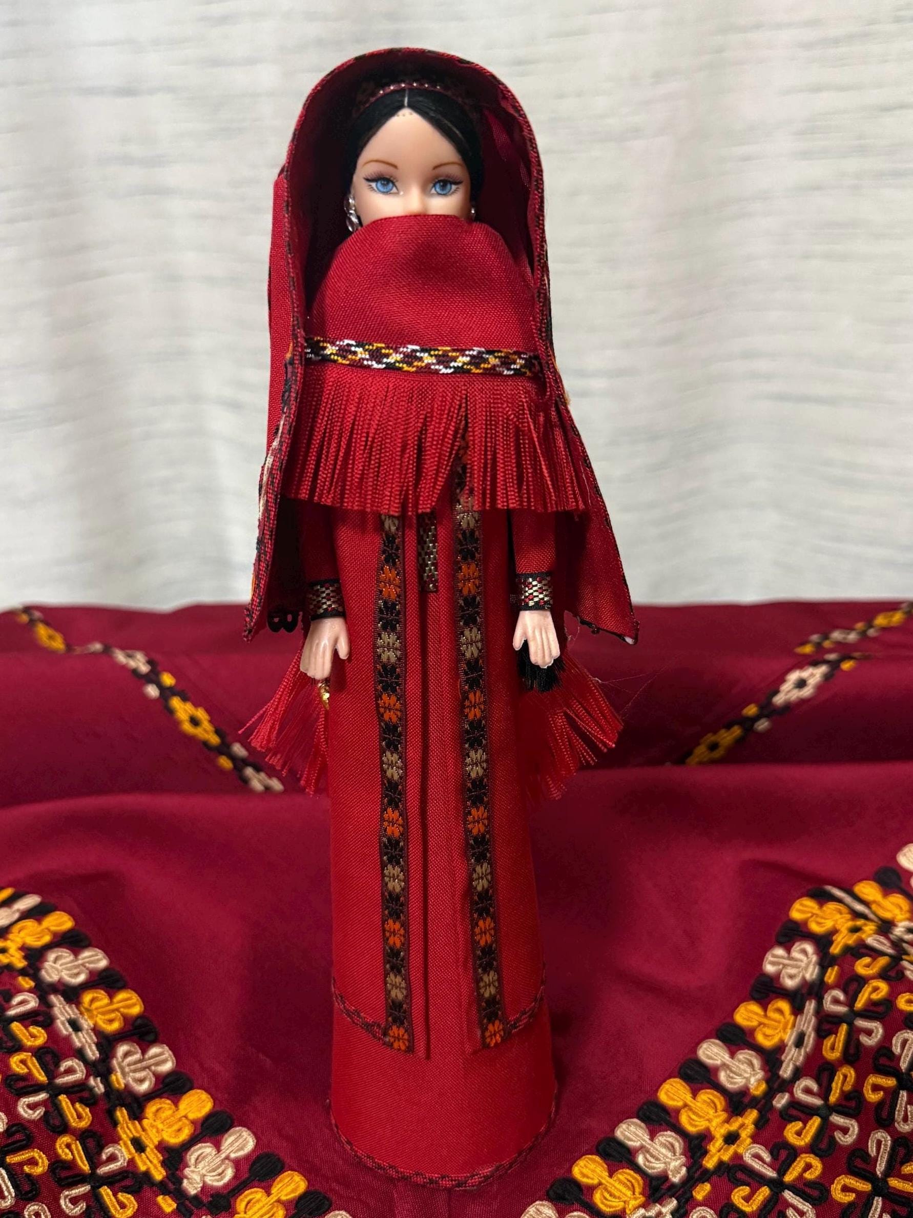 Costume Ethnique Thaïlandais Pour Poupée Barbie - Référence N°1168 - Marque Mattel - Occasion (voir état Sur Photos)